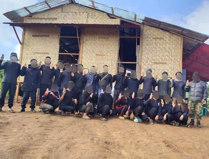 miN13700's tweet photo. Tamu PDF Battalion 2, Brigade 602 joined Human Rights Day #BlackCampaign against the military dictatorship on December 10.

#SilentStrike
#OurCityOurRules
#Dec10Coup 
#WhatsHappeningInMyanmar https://t.co/DHpOQtiJ7T
