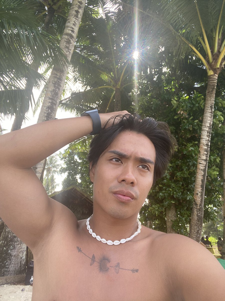 FreshfmAdrian's tweet photo. ☀️💋 https://t.co/XOnaLFNQt0