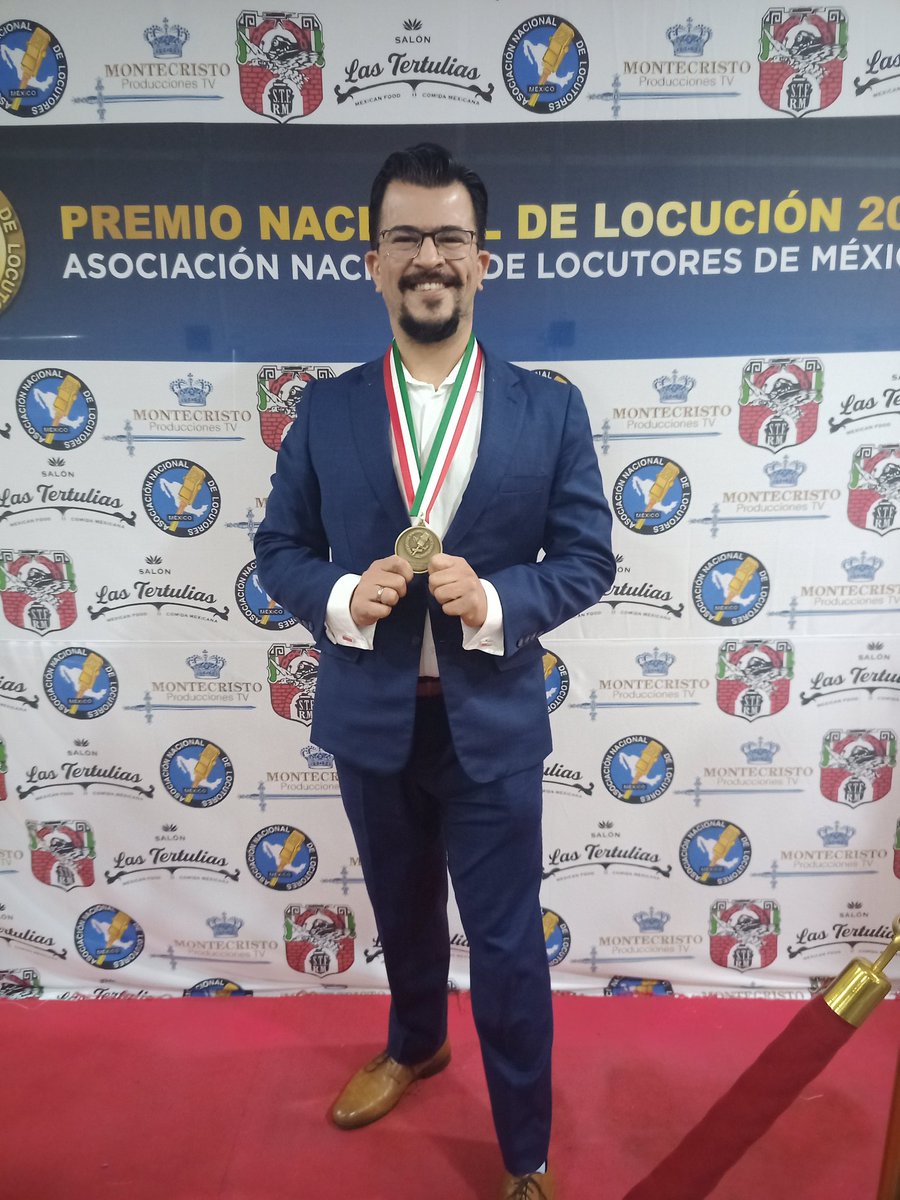 JOAQUIN. JUST ONE MORE tweet media