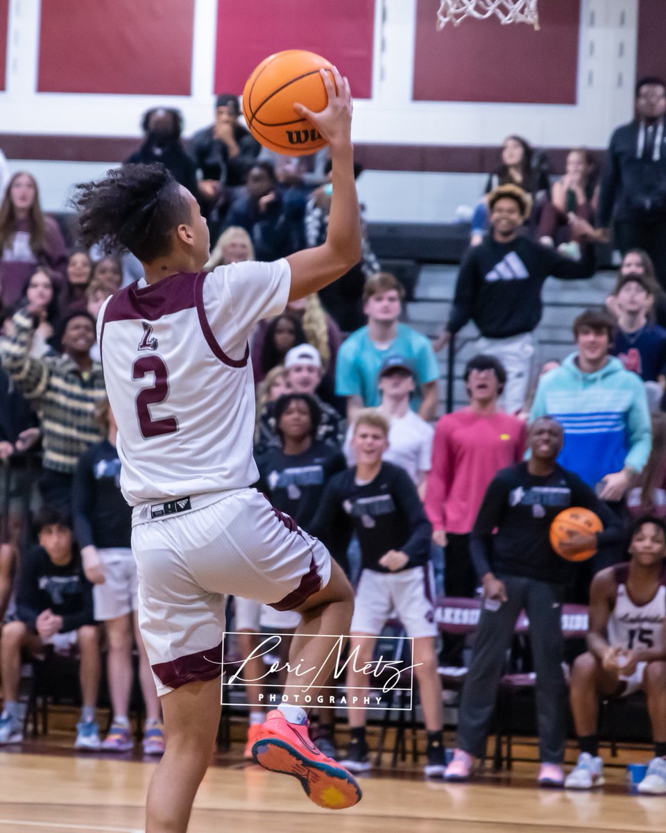 lori_metz's tweet photo. 2021.12.09 LHS Panthers Basketball defeat Aquinas tonite, featuring some @ricardo_dg2 in action #haillakeside #greatpanthersupporters https://t.co/CgsU6cSezE