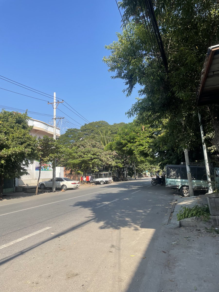spring_2021's tweet photo. Scene of random places in AungMyayTharzan Township, Mandalay participating in Silent Strike to show their never cold blooded Revolutionary Spirit.

#SilentStrike
#OurCityOurRules
#Dec10Coup 
#WhatsHappeningInMyanmar https://t.co/o1e2EZmZfw