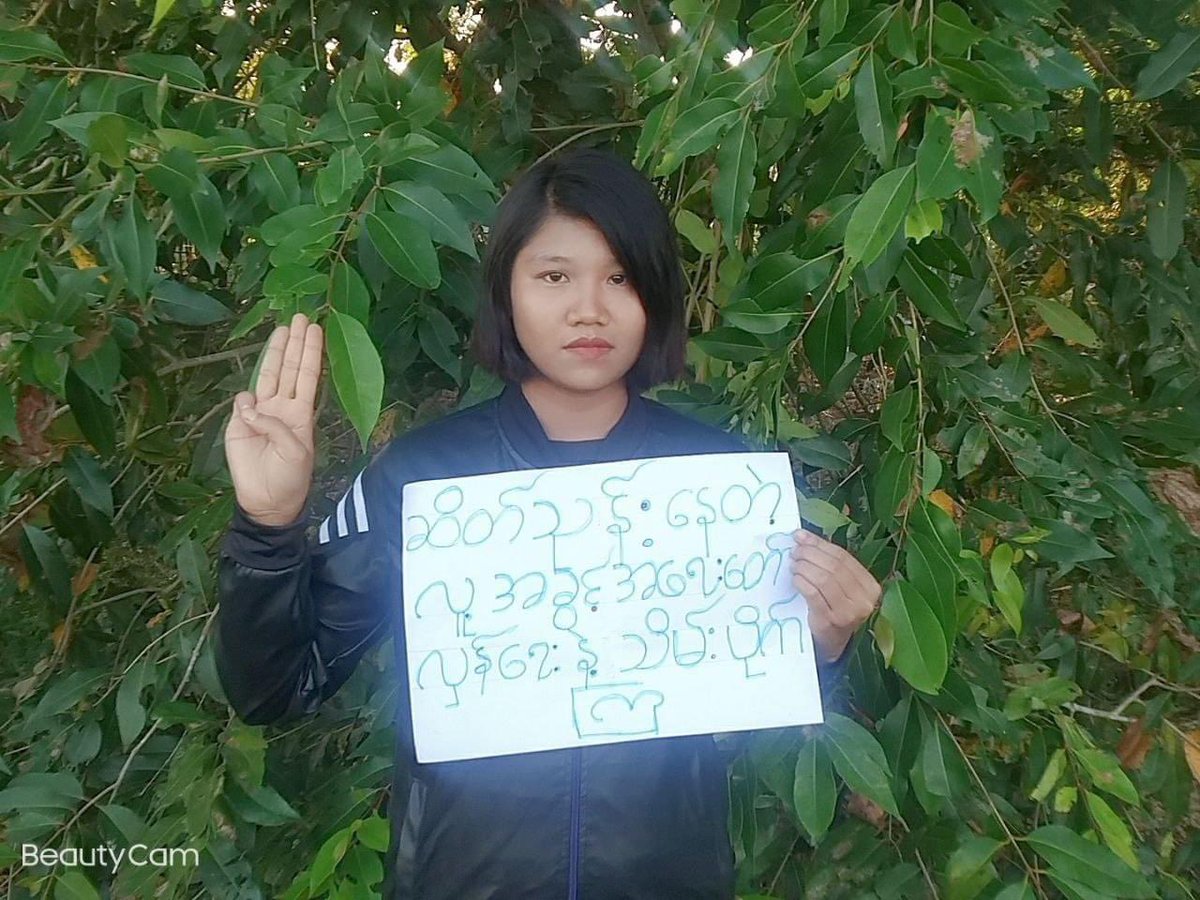 TTFR__Myanmar's tweet photo. Soldiers and police who joined CDM participated at #SilentStrike on World Hunan Rights Day . 
#OurCityOurRules
#WhatsHappeningInMyanmar https://t.co/MNn6BPjJT3