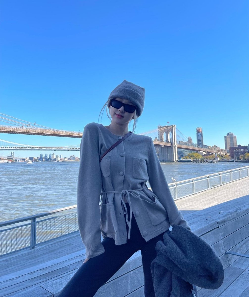 jiji130816's tweet photo. I vote rosé #MAMAVOTE #rosé
Follow tui vớiiiii https://t.co/yDYvVn6D9m
