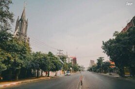 kimnabi1998's tweet photo. The loudest voice in the most peaceful way of expression is being silence.
Silence strike in Mandalay

#WhatsHappeningInMyanmar 
#SilenceStrike
#Dec10Coup https://t.co/iV0ZaFdXKP
