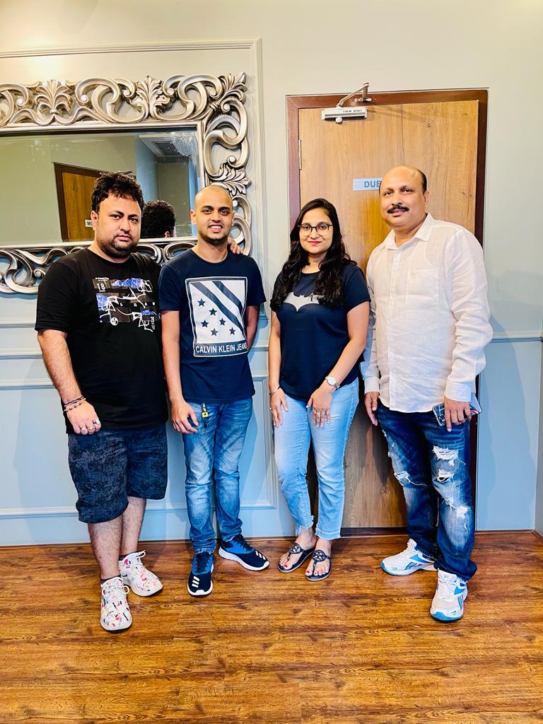 _HarishJaiswal's tweet photo. Ek aur shandar duet romantic song famous singer Priyanka singh dwara record kiya gaya Lyrics &amp; music by KR Wahi  Recordist Samir Dharap, Producer Harish Jaiswal at 504 Studio Lokhandwala Andheri West Mumbai https://t.co/PdJRDewXp0