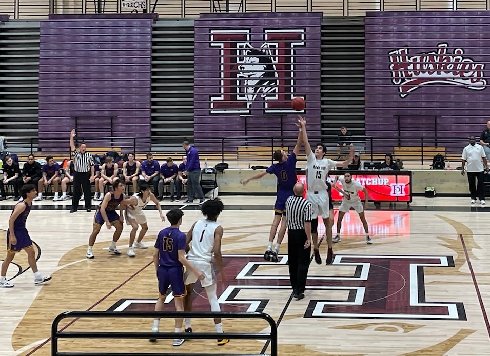 HHS_BoysHoops's tweet photo. Huskies pulled away in the 4th from the Mesa Jackrabbits to win 63-47 @quincyadams08 15pts @d4imonn 14pts @jeshuam72740679 10pts @jal3nlee 6pts 4ast @ajbballin27 7pts @aaron_foote32 5pts 
@Huskypawprint @HHS_Athletics_1 @CUSDAthletics https://t.co/g4TtzPN3AJ