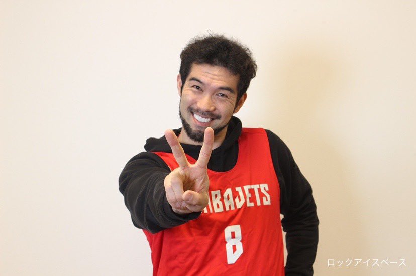 cjp_cuc's tweet photo. 千葉商科大学マッチデーまであと‼️
2日、、⁉️
いえ！！あと7日です✌️
皆さまのご搭乗お待ちしております✨

 #千葉ジェッツ #chibajets #感謝を伝える熱い冬   #大宮宏正  #7日の撮影をしたはずなのに2  #真実はいつも1つ #千葉商科大学 #スポーツビジネスbbプロジェクト https://t.co/8DbkXtAh5Y