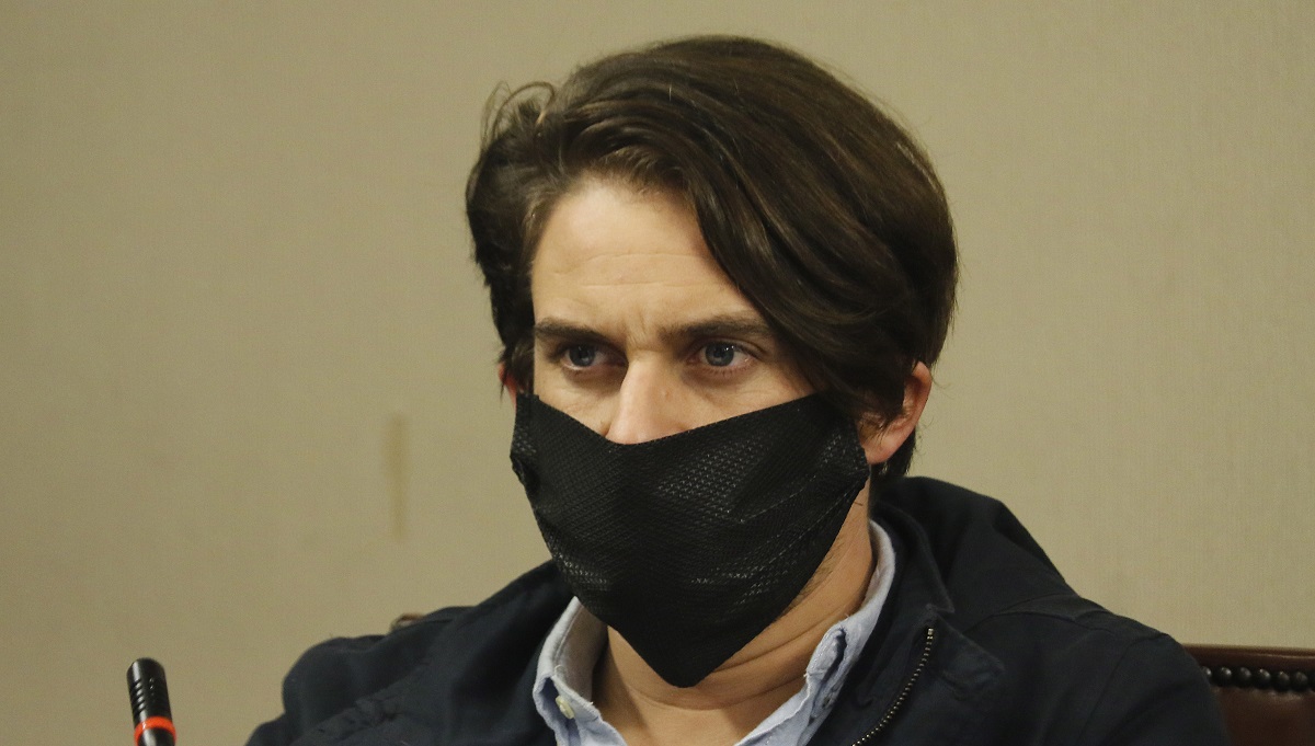 T13's tweet photo. "Hay conversaciones entre Kast y Parisi, aunque no tenemos detalles", afirmó el diputado Gonzalo Winter en #T13Noche. 

EN VIVO 📺#T13Noche » https://t.co/tdFda9tz69 https://t.co/do7V7zhJ4v