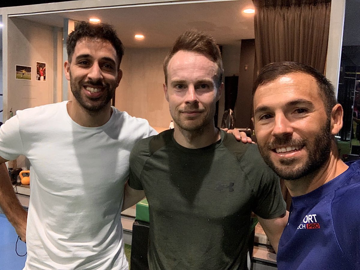 Lee Jones tweet media