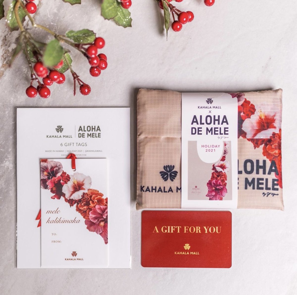 KahalaMallCtr's tweet photo. 🎁 Spend a total of $350 mall-wide from Dec. 10 – Dec. 20 &amp; receive a FREE “Kahala Mall x Aloha de Mele” holiday tote! Plus, get a set of (6) Aloha de Mele holiday gift tags &amp; a $15 Merchant Gift Card OR a pair of @ConsolidatedHI Kahala Theatre screensaver passes.#kahalamall https://t.co/vcmr2AZ17m