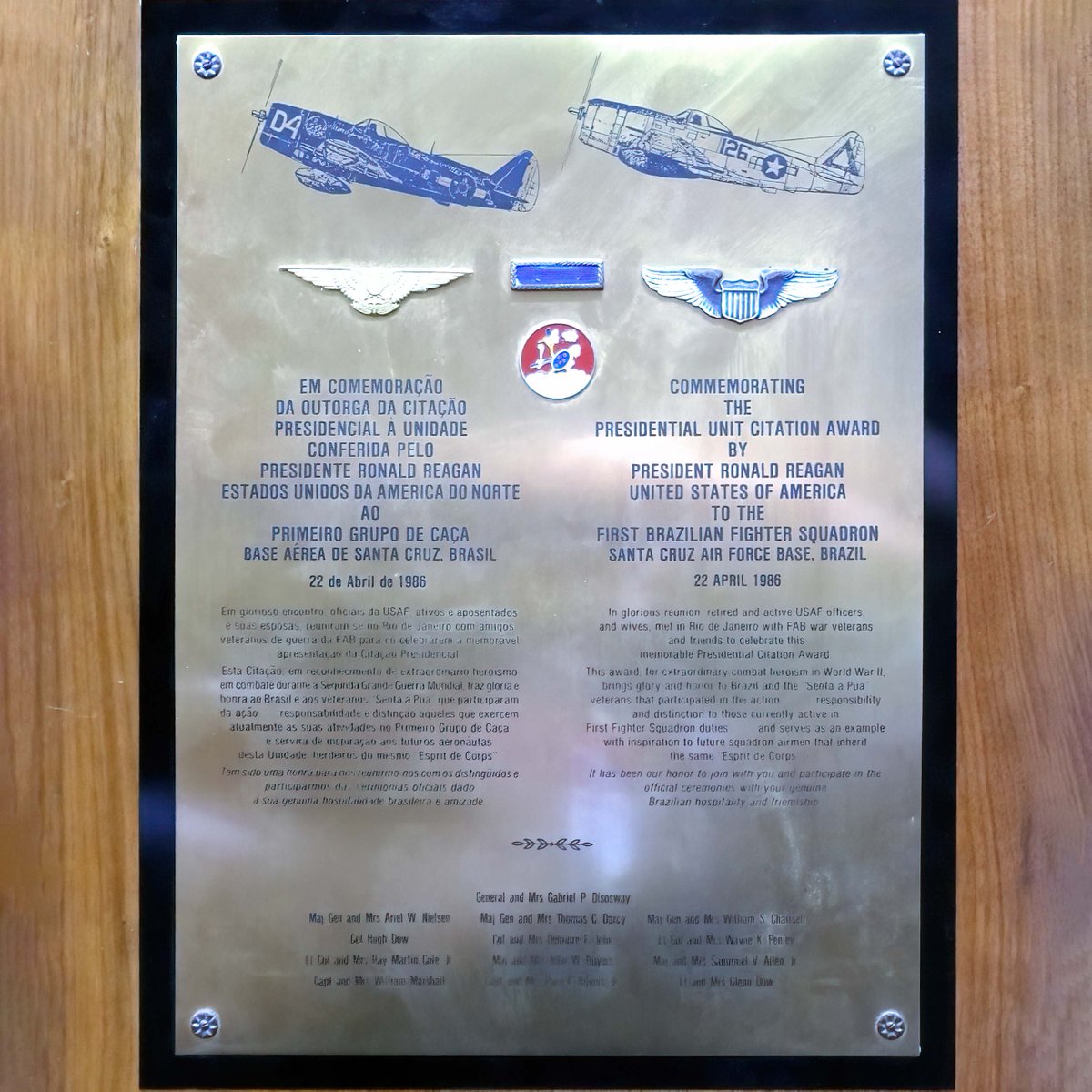 sentandoapua's tweet photo. Placa alusiva ao recebimento, pelo 1º Grupo de Caça, a Presidential Unit Citation, exposta na sala histórica do Unidade, BASC
#historia #FAB #USAAF #AviaçãoDeCaça #GrupoDeCaça #PUC #PresidentialUnitCitation #BASC https://t.co/UX5RrdLOrk