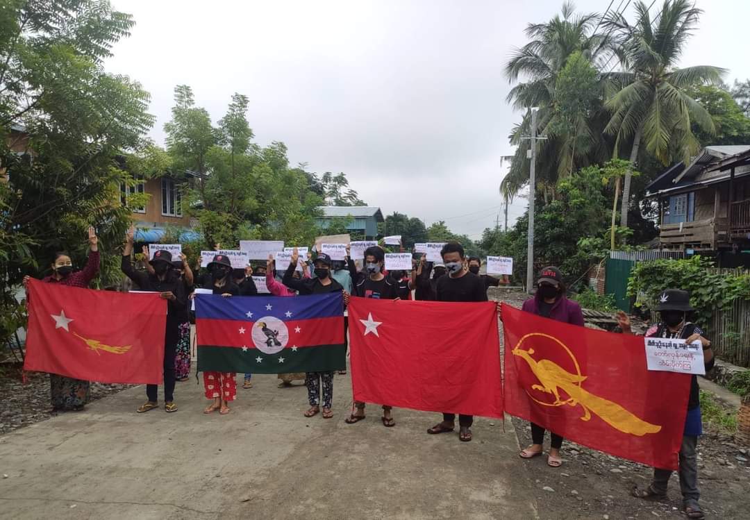 MIN0011228's tweet photo. Anti-coup revolutionary strike in Sagaing's Kale as 306th day, today (#HumanRightsDay) early morning. 🪧  #Dec10Coup #SilentStrike #OurCityOurRules #WhatsHappeningInMyanmar https://t.co/riDXZSud7R