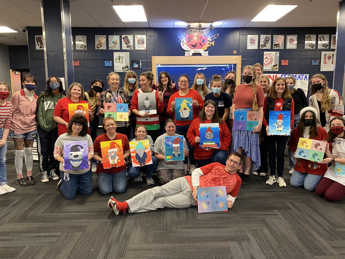 CBayBloomer's tweet photo. Olathe North National ART Honor Society hosted a successful first ever painting party! Students teaching teachers was such a fun experience! Thanks to everyone for making a memorable night! @JasonHermanON @JNoteboomON  @NAEA @OPSMomentsThatMatter https://t.co/lwYHy3iXhi