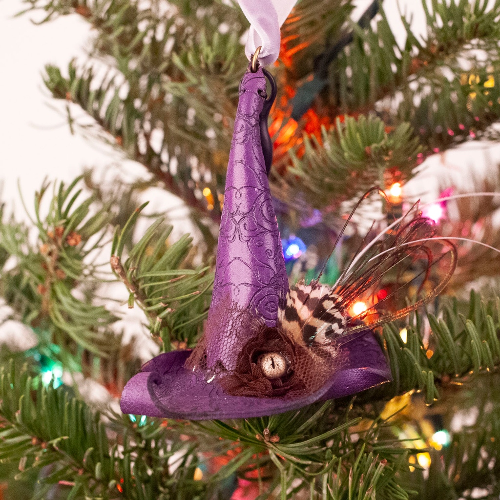 AstralChrysalis's tweet photo. 🎄 'Tis the season!

✨ Once-A-Year 20% Off!

https://t.co/7BgUpYjGTW
https://t.co/O5iiAwcovJ

🎁 Get your orders in by the 15th! You can save on our entire shop and get something that is truly one of a kind. Spoil yourself or give the best gift ever... handcrafted art! https://t.co/MqBtyABU5v