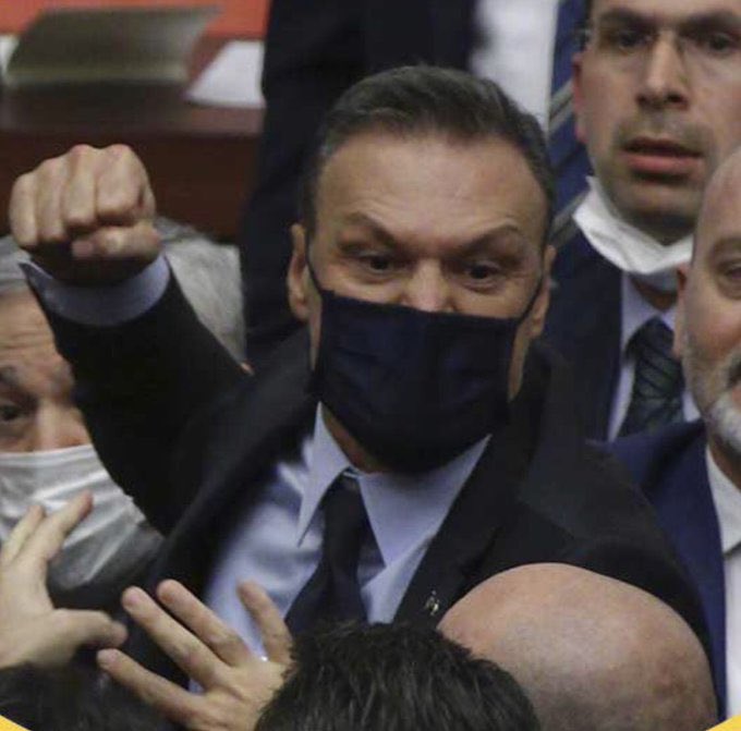 elosman_1453's tweet photo. İkisi de Yerli Milli Biri Mazotla Biri İman Gücüyle Çalışıyor Alpay Özalan 💪
#Alpay https://t.co/dABRlKPFaO