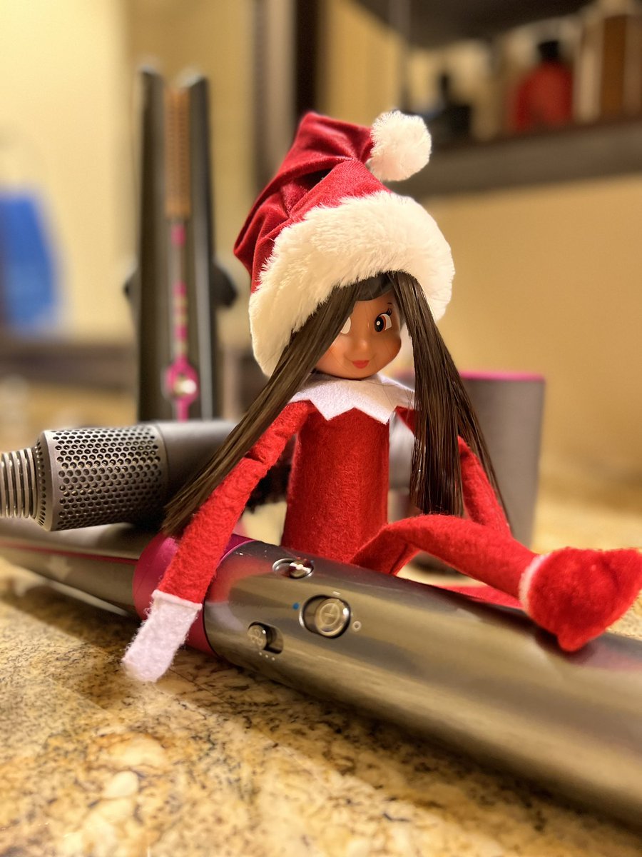 BridgettSwart's tweet photo. @Dyson I am an elf but you can call me Blinda with the good hair. https://t.co/sbWIYWVIRn