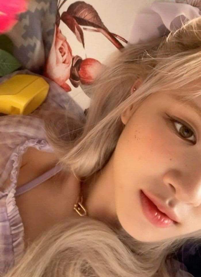 WieeeWennn001's tweet photo. cố lên mng ơi cơ hội vẫn còn tweet và rt thật mạnh nha 🥺
I vote #MAMAVOTE #rosé https://t.co/5WKLaxrVNl