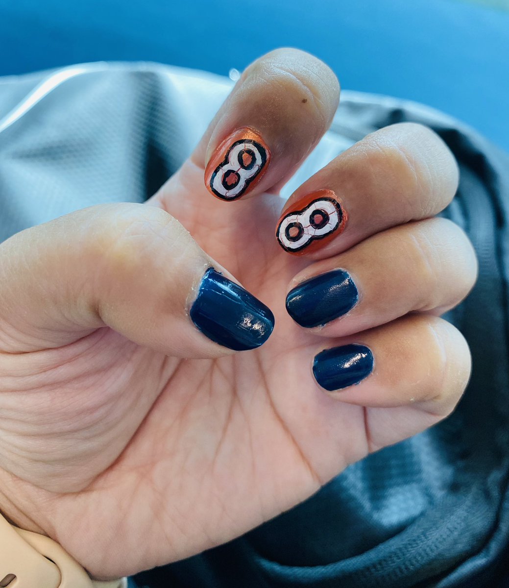 DT was supposed to be honored at the <a href="/Broncos/">Denver Broncos</a> game we were at earlier this year. He wasn’t there and this makes it all even more incredibly sad 😭😭😭 #ripdemaryius