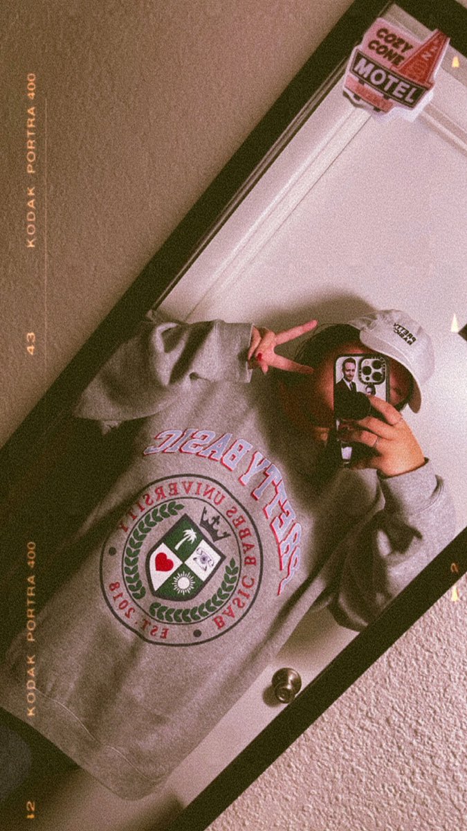Shannon_alene's tweet photo. Y’all I just received my pretty basic merch and when I tell you I’m obsessed, I’M OBSESSED! It’s so cute, high quality, SO comfy and just what I needed!! @ALISHAMARIE & @missremiashten nailed it! Definitely worth the wait! #prettybasic #basicbabe 🤍✨🔥✨🤍 https://t.co/PVbw3RwP5I