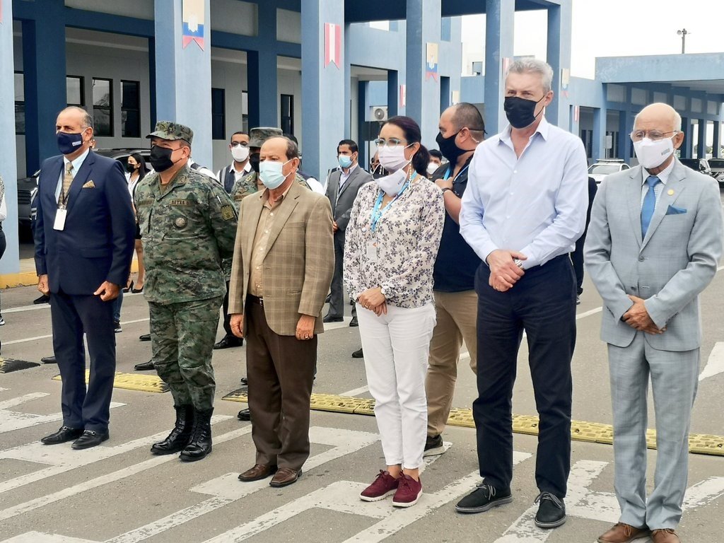 Participando del acto protocolario de recibimiento de Carola Ríos, Directora General del Servicio Nacional de Aduanas en el #CebafHuaquillas en donde cumplirá agenda territorial junto a otras autoridades del #GobiernoDelEncuentro.
#FranciscoVera #GuillermoLasso #ElOro