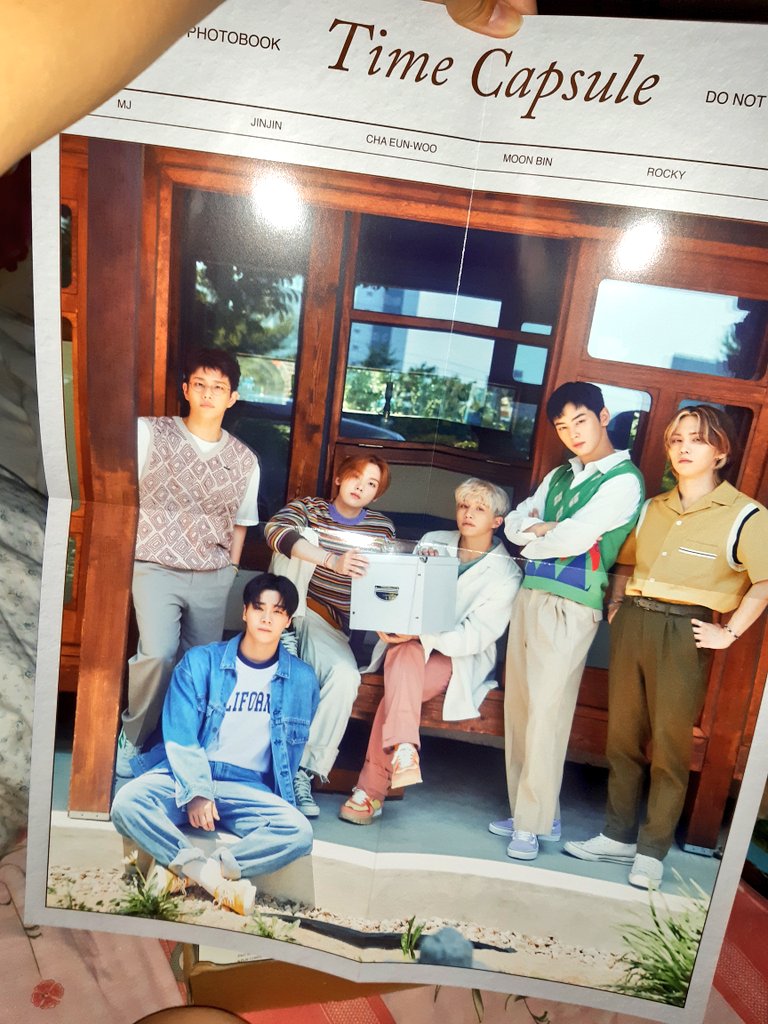 __myungbinnie's tweet photo. Thank youu po @sunnyyy_sells for the safe and well packaged parcel for my Time Capsule PB. Grabe kinikilig akooo, excited ako dumating to at i-unbox, first time to knock on item before buksan tapos omg, pag siniswerte ka nga naman, I pulled MJ and Sanha. ๐๐๐ฅฐ #Sunny_Feedbacks > https://t.co/HLTJirG9TT