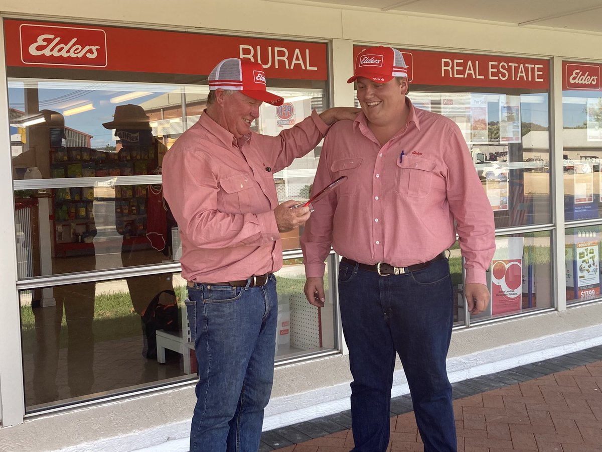 RPAgronomy's tweet photo. Big congratulations to Inverell’s Justin Oakenfull winning the Inaugural @EldersLimited Trainee Of The Year Award today!!🎉🎉
#winning #livestock #Inverell https://t.co/K9LFyLjxIn