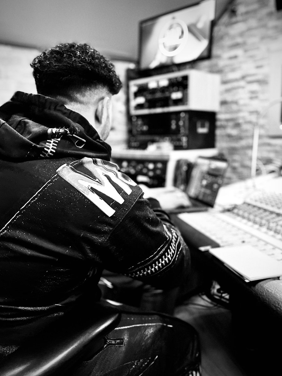 RealAmmo1's tweet photo. in the lab cooking 🧑‍🍳 #ammomusic https://t.co/7EO9iuVKlP