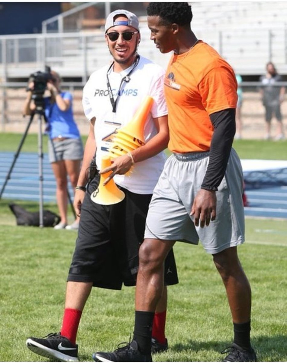 JLob424's tweet image. RIP to one of my favorite Denver Broncos ever and really just a solid guy! Was down to earth and always showed love, had the best camps to volunteer at! #BroncosCountry #RIPDT