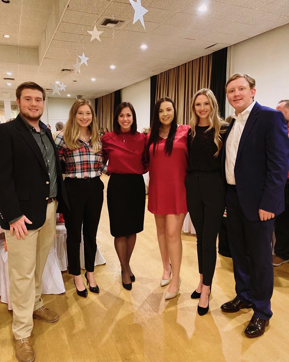 SouthCRs's tweet photo. Tonight, a group of our members attended the Azalea City Republican Women’s Christmas Party. At the meeting they were able to hear U.S Senate Candidate Katie Britt speak about her family’s Christmas traditions and her Senate Campaign. https://t.co/DSPYDOvTFQ