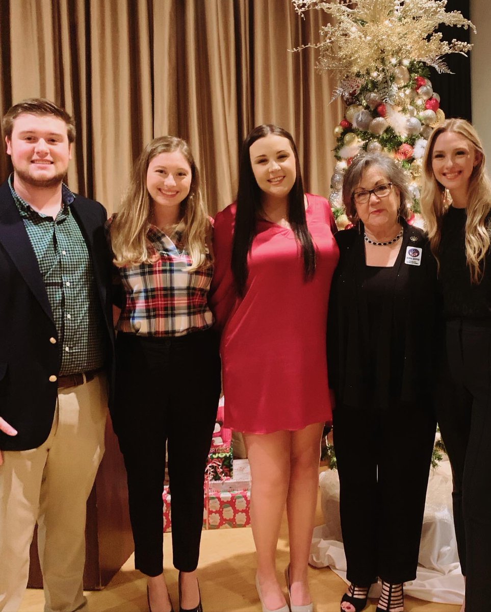 SouthCRs's tweet photo. Tonight, a group of our members attended the Azalea City Republican Women’s Christmas Party. At the meeting they were able to hear U.S Senate Candidate Katie Britt speak about her family’s Christmas traditions and her Senate Campaign. https://t.co/DSPYDOvTFQ