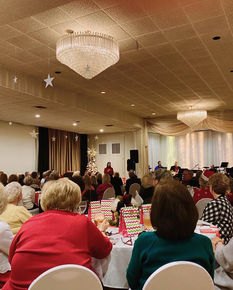 SouthCRs's tweet photo. Tonight, a group of our members attended the Azalea City Republican Women’s Christmas Party. At the meeting they were able to hear U.S Senate Candidate Katie Britt speak about her family’s Christmas traditions and her Senate Campaign. https://t.co/DSPYDOvTFQ