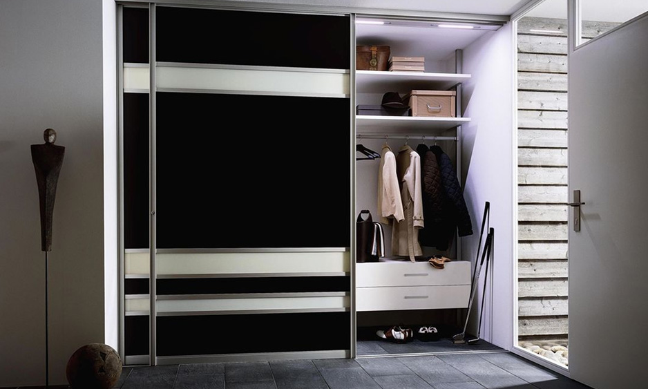 Myfurniture13's tweet photo. 🏠𝐒𝐥𝐢𝐝𝐢𝐧𝐠 𝐖𝐚𝐫𝐝𝐫𝐨𝐛𝐞𝐬🏠
A comfortable fit for any bedroom, whatever the size. Maximize your storage with a versatile sliding door wardrobe, providing easy access, no matter how little space.
_______________________
📞9310957457
💻 https://t.co/BzztvoGvKl
#wordrobe https://t.co/6w2HnONDWF