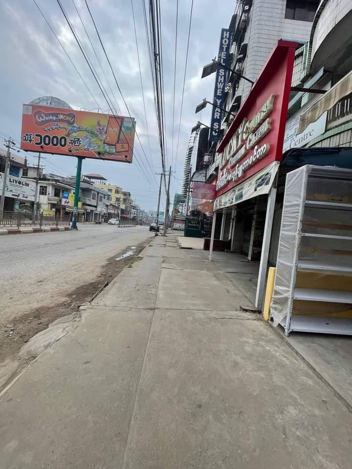 XnRn13's tweet photo. Scenes of MUSE Tsp taking part in nationwide Silent Strike against Fascist Military on this International Human Rights Day.
#SilentStrike
#OurCityOurRules
#Dec10Coup
#WhatsHappeningInMyanmar https://t.co/Erf4JKEH4u