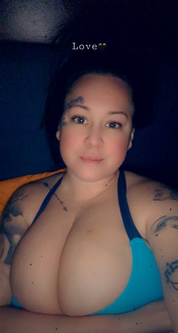 Gnite everyone https://t.co/jnF0sbEnMo<a href="/tag/poundedout"class="tags"><span>#poundedout</span></a>