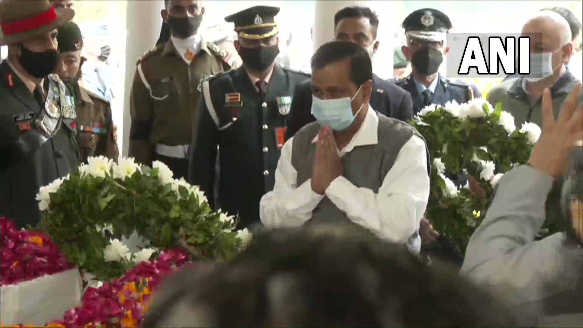 ANI on Twitter: &quot;Delhi CM Arvind Kejriwal pays tribute to CDS General Bipin  Rawat and his wife Madhulika Rawat who lost their lives in  #TamilNaduChopperCrash on 8th December. https://t.co/fkp2zJzRGo&quot; / Twitter