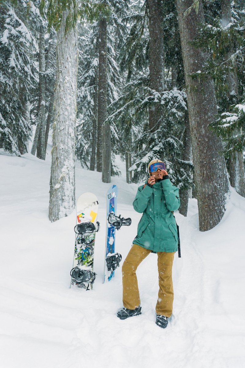 LazyBeeGardens's tweet photo. All of our #sungrown, @CleanGreenCert #prerolls are wrapped in #elementspapers and elements approved! From snow storms to powder days to just sitting by the fire, we're ready to #sparkanadventure wherever you go this winter. ๐จ๐๐จ #LazyBeeGardens https://t.co/v8kkKZSeR0