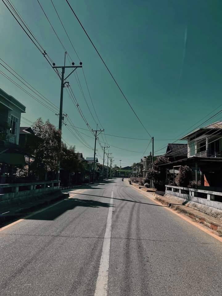 XnRn13's tweet photo. Scenes of Silent Strike in LongLone today. Silence will be our loudest scream to the Fascist Military.
#SilentStrike
#OurCityOurRules
#Dec10Coup
#WhatsHappeningInMyanmar https://t.co/l4tuOS5Va3