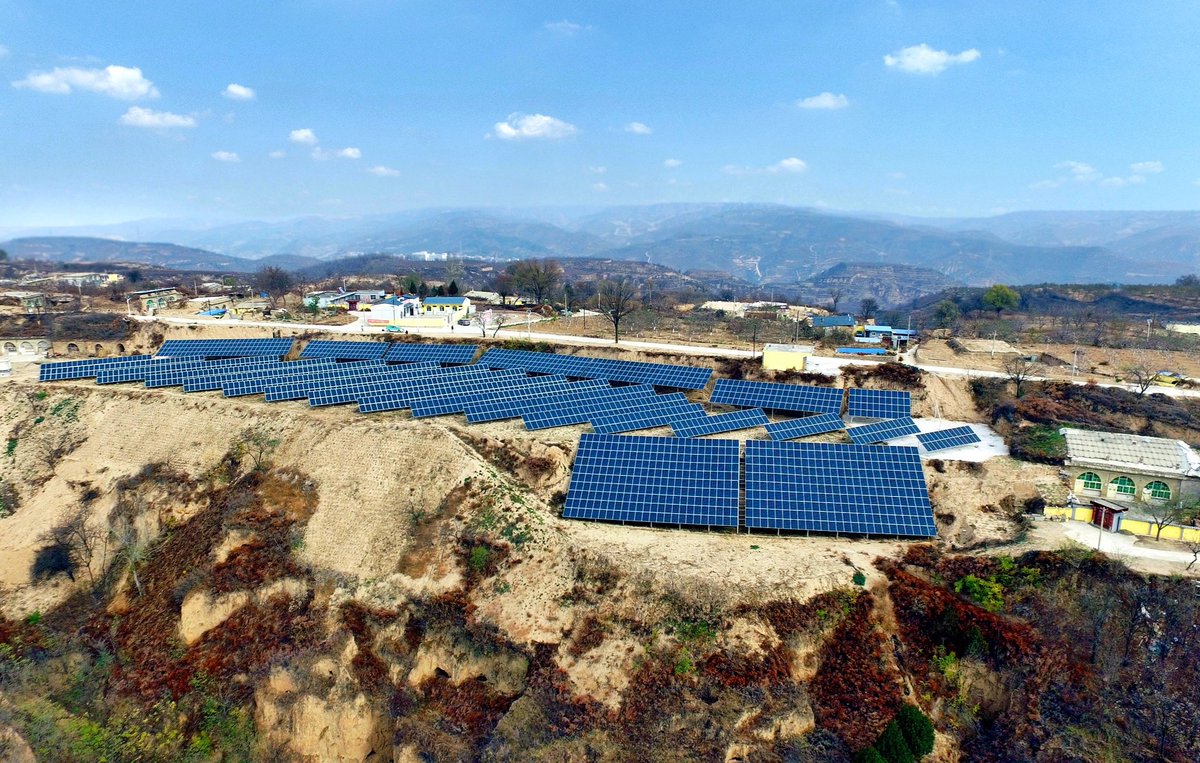 Sungrow_Power's tweet photo. This 5.8MW #solarproject with Sungrow #PVsolutions, aiming at reducing poverty, has been operating safely and stably for 5 years in a remote county in Northwest China's Shanxi Province. https://t.co/u69NRE4kvu
