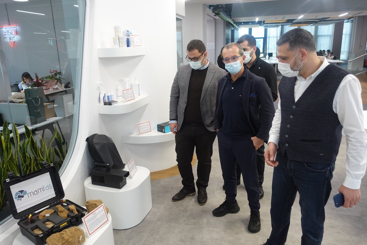teknopark_ist's tweet photo. Taguspark CEO’su Eduardo Baptista Correia, Genel Müdürümüz Bilal Topçu’yu ziyaret etti. Teknopark İstanbul ve Küp Kuluçka merkezimiz hakkında bilgiler alan ve Genel Müdürümüz Bilal Topçu eşliğinde kuluçka merkezimizi gözlemledi. #Teknoparkİstanbul #Taguspark https://t.co/MCjazgw7LI
