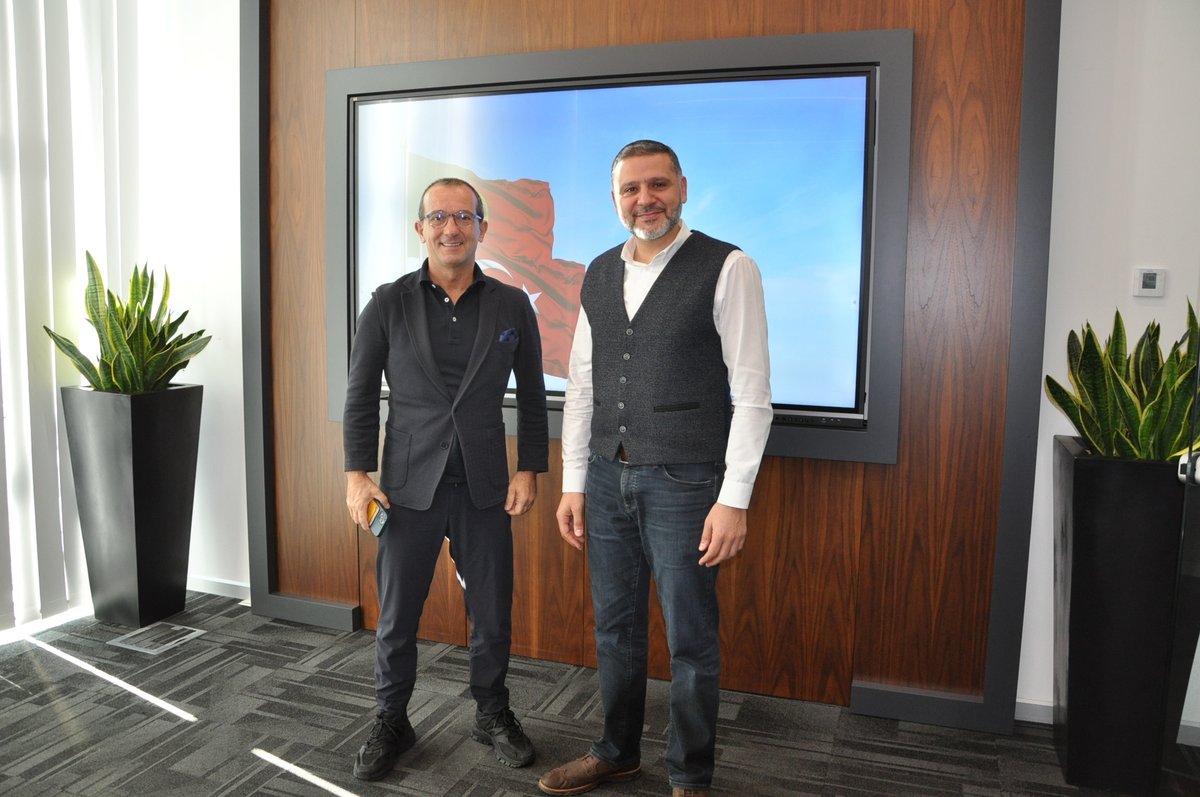teknopark_ist's tweet photo. Taguspark CEO’su Eduardo Baptista Correia, Genel Müdürümüz Bilal Topçu’yu ziyaret etti. Teknopark İstanbul ve Küp Kuluçka merkezimiz hakkında bilgiler alan ve Genel Müdürümüz Bilal Topçu eşliğinde kuluçka merkezimizi gözlemledi. #Teknoparkİstanbul #Taguspark https://t.co/MCjazgw7LI