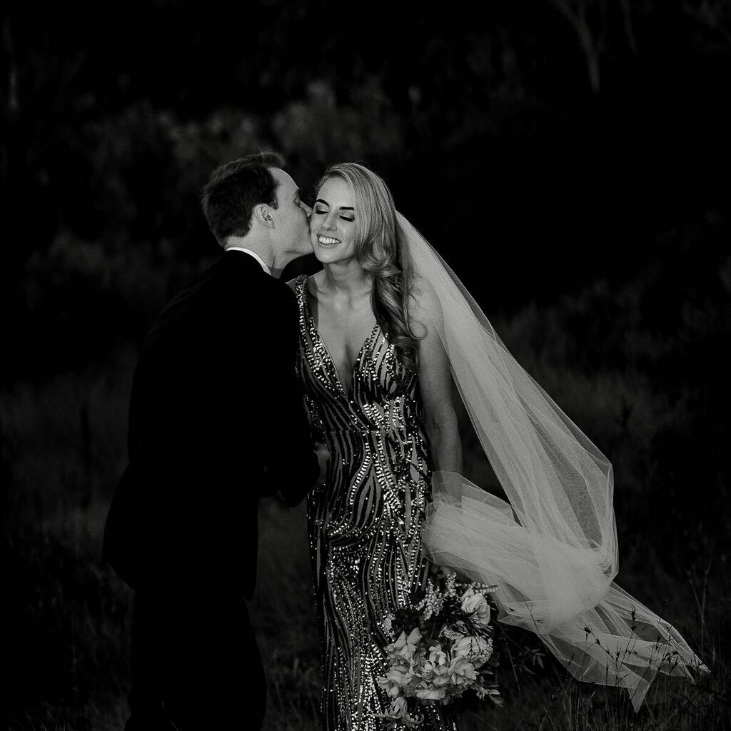 LindyPhotos's tweet photo. Jim and Stacey 🥂 @simplystyleco @silkhairandmakeup_ @willowbudflowers @peppersnoosaevents @olliemurkofficial @zoeclarkcakes @noosaheadscelebrant @lindy.photography https://t.co/DABhhDip8F