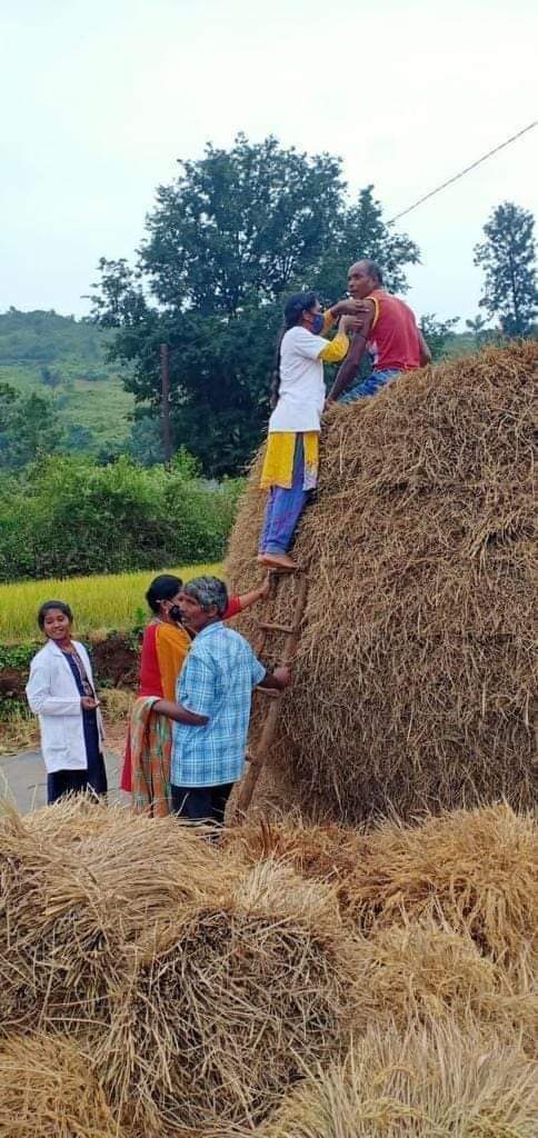 ఎక్కడున్నా....సూది పోడిచేయడమే.... వ్యాక్సిన్ తోనే భద్రత...👌👌👏👏

#APFightsCorona