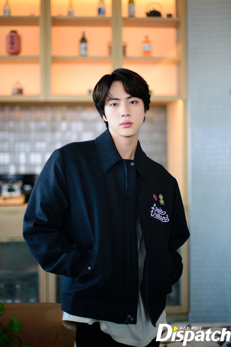 SexiestJiminie's tweet photo. BTS Dispatch HD Photo ๐ฅฐ๐ค๐๐๐๐ฅบ
#BTS
#dispatchxbts
#Jin๐ https://t.co/UAdNN7wtB3