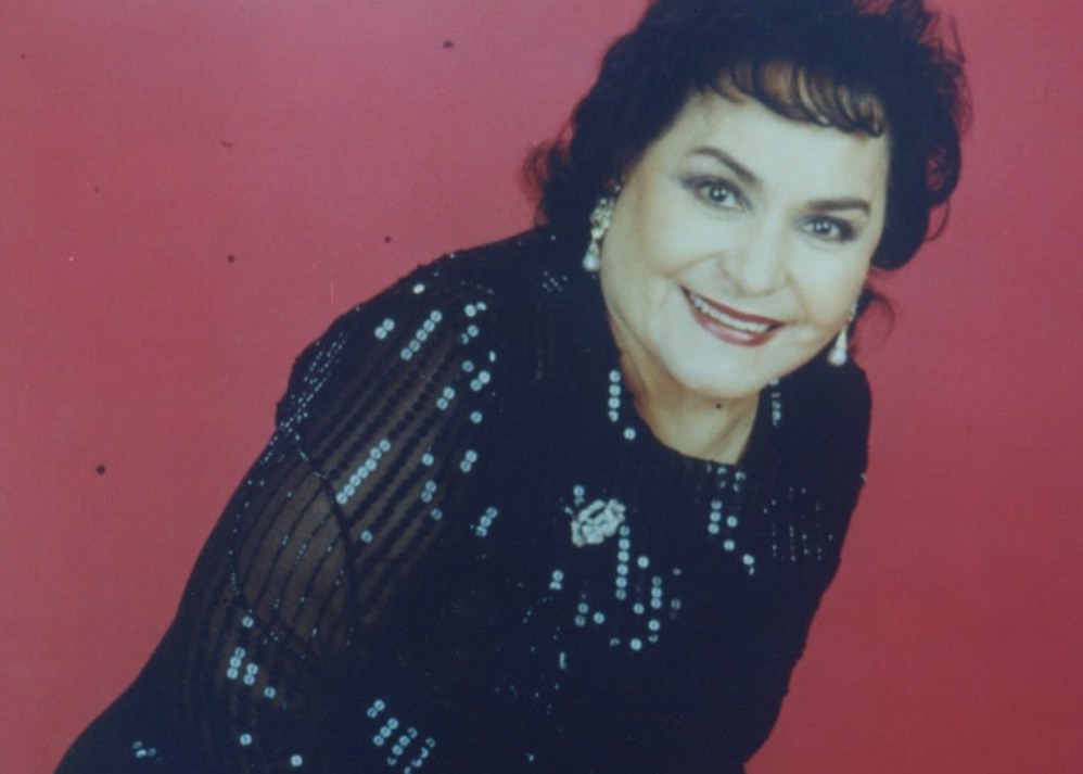 Carmen Salinas permanecía desde hace semanas en terapia intensiva. 

Le practicaron una traqueotomía y gastrostomía

bit.ly/3dFl8Yx