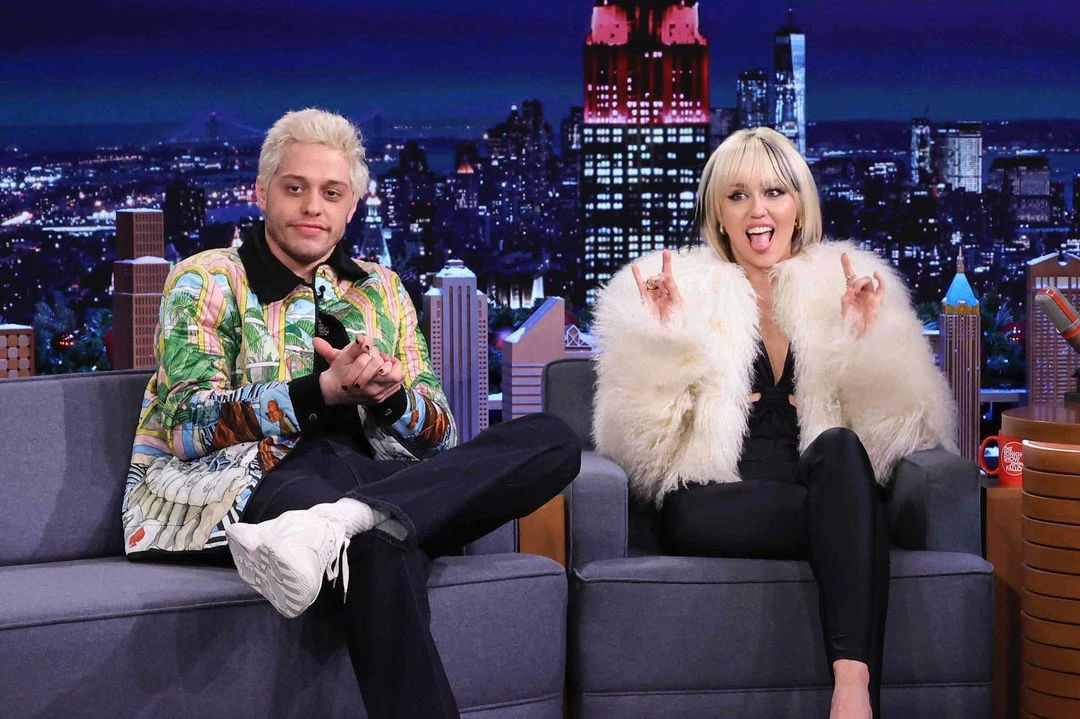 Miley Cyrus tweet media