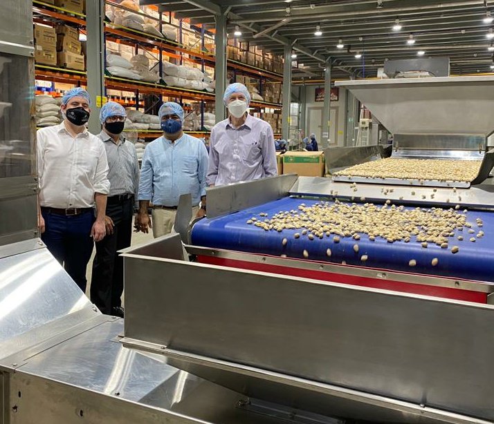 Agricultural Minister Conselor Ron Verdonk visited Candor Foods in #Mumbai today. #CandorFoods is a leading health food company and a major processer of nutritious #American tree nuts and berries. Thank you Candor Foods for an amazing visit! #CandorFoods #USDATrade #USDA