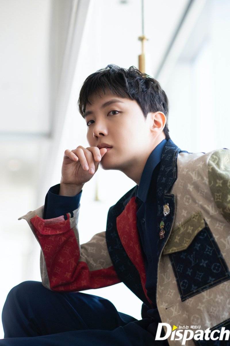 SexiestJiminie's tweet photo. BTS Dispatch HD Photo ๐ฅฐ๐ค๐๐๐๐ฅบ
#BTS
#dispatchxbts
#Jhope๐ https://t.co/rl2jzHdIb9