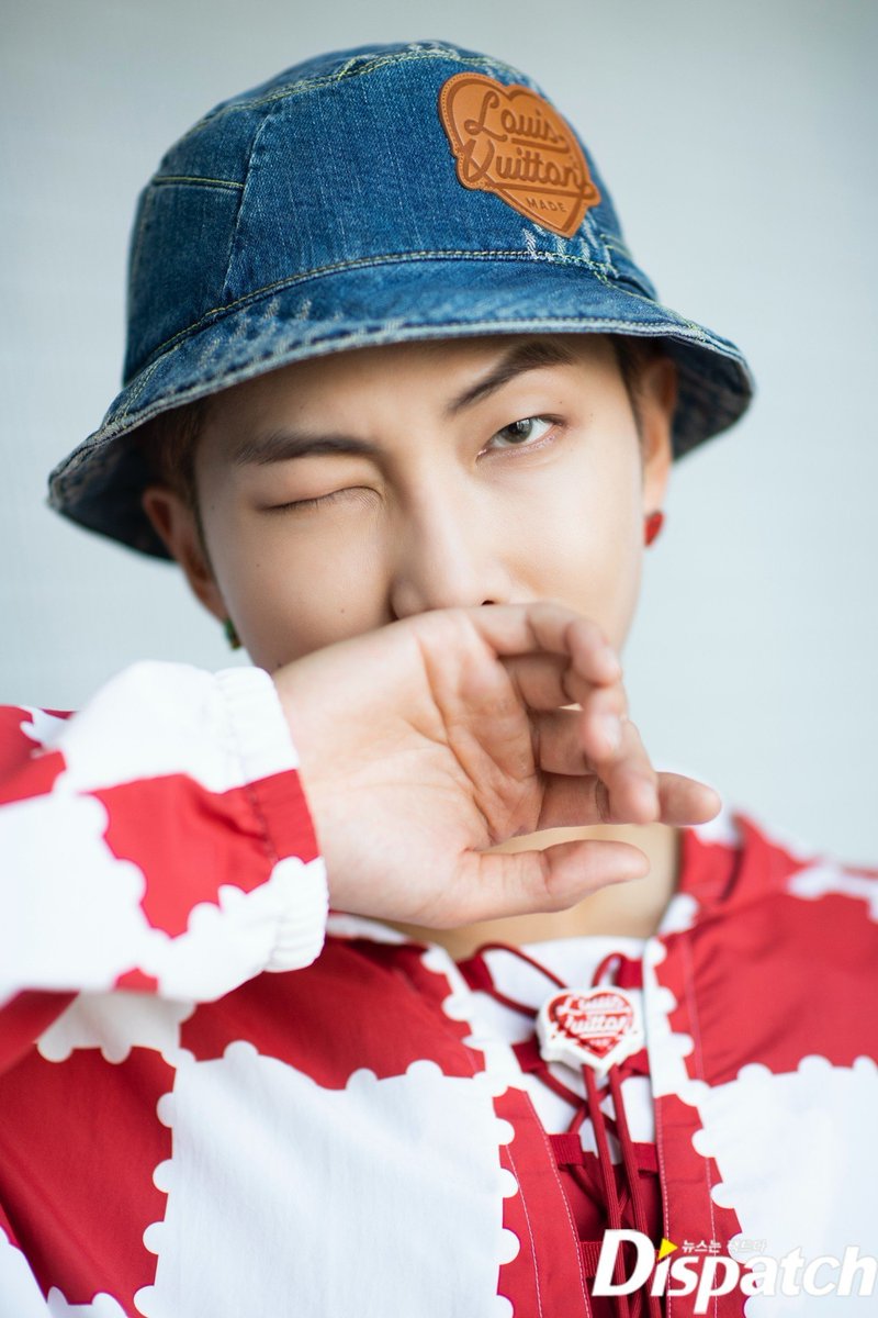 SexiestJiminie's tweet photo. BTS Dispatch HD Photo ๐ฅฐ๐ค๐๐๐๐ฅบ
#BTS
#dispatchxbts
#RM๐ https://t.co/8IGGTfydE2