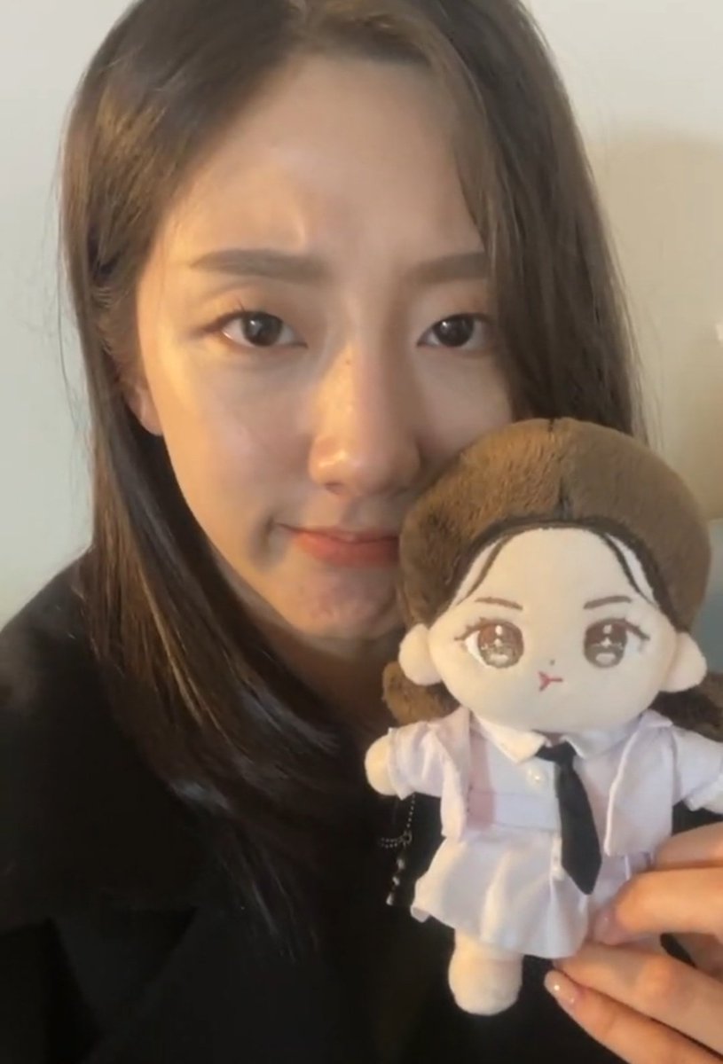jigiya0320's tweet photo. 예인이가 두명 https://t.co/urQDuUoYnS