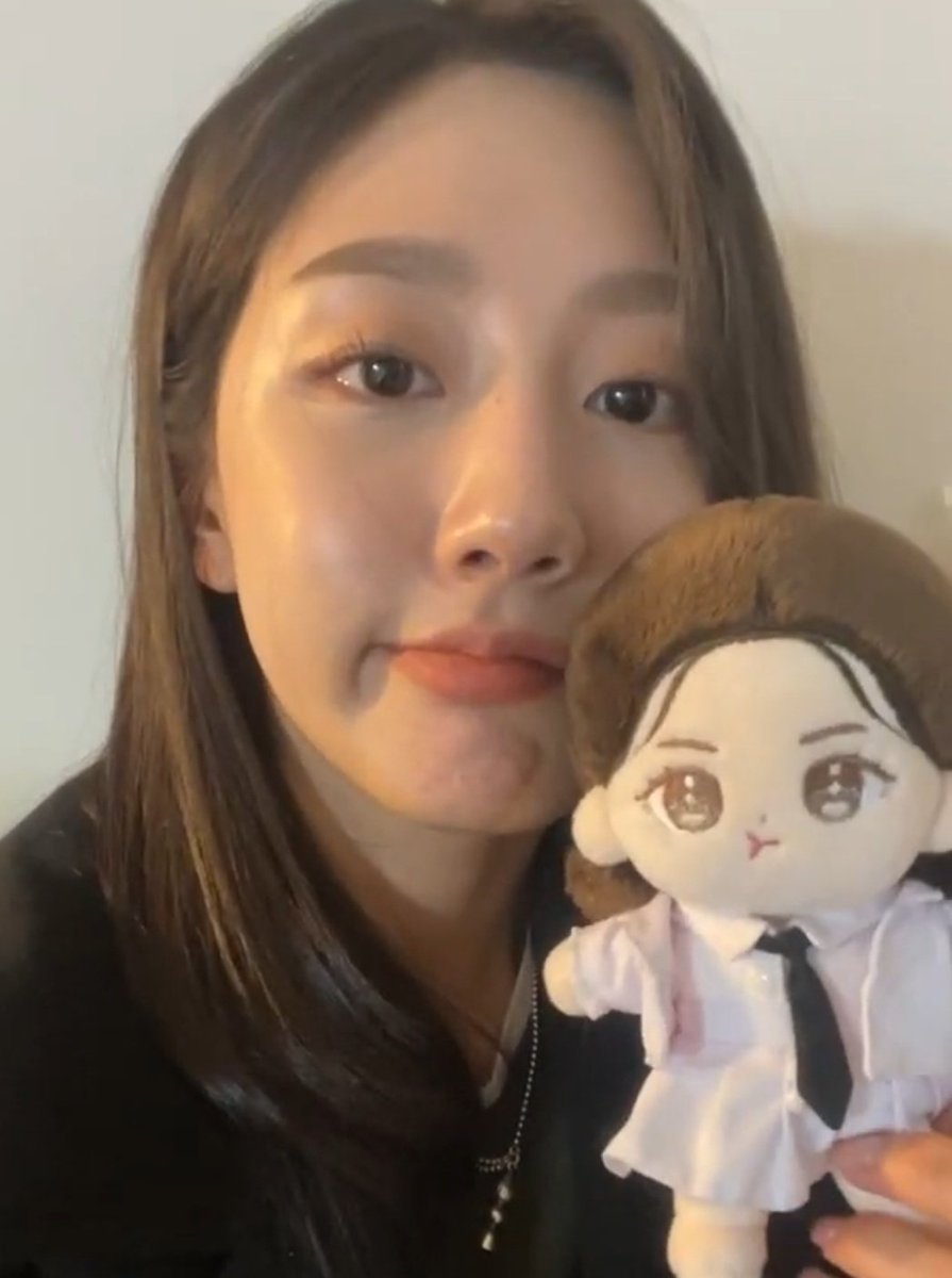 jigiya0320's tweet photo. 예인이가 두명 https://t.co/urQDuUoYnS